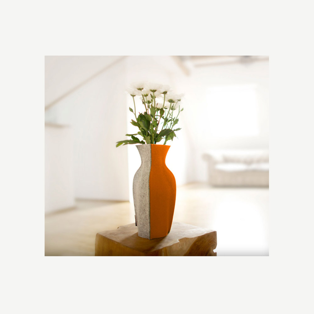Vase en feutre gris et orange